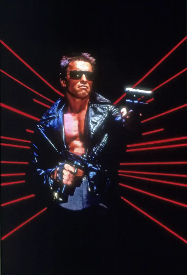 Арнольд Шварценеггер сквозь годы: Профессиональный бодибилдер, суперзвезда боевиков, губернатор Калифорнии и многое другое.