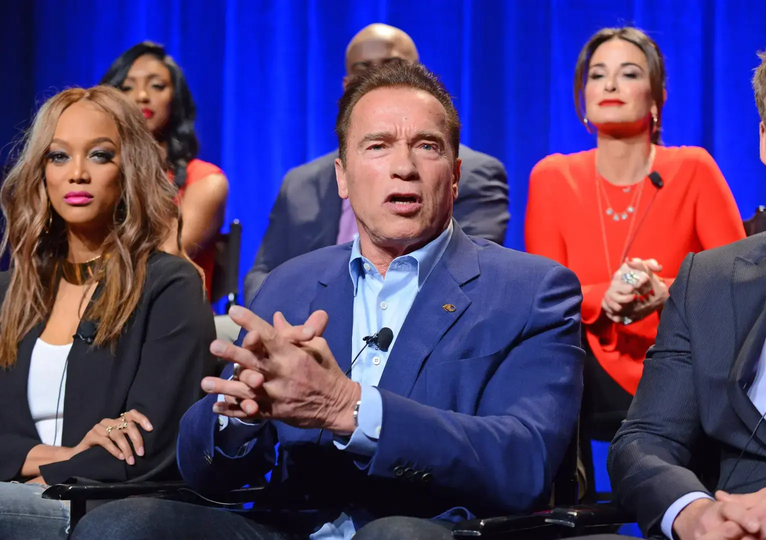 Арнольд Шварценеггер сквозь годы: Профессиональный бодибилдер, суперзвезда боевиков, губернатор Калифорнии и многое другое.