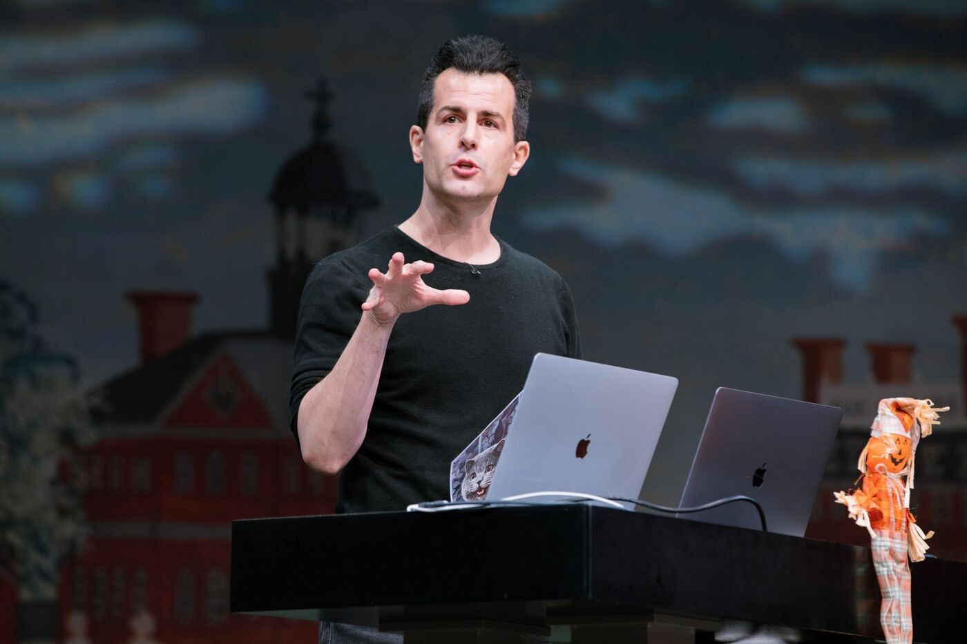 Самый популярный в мире онлайн-компьютерный класс обращается к ИИ за помощью.