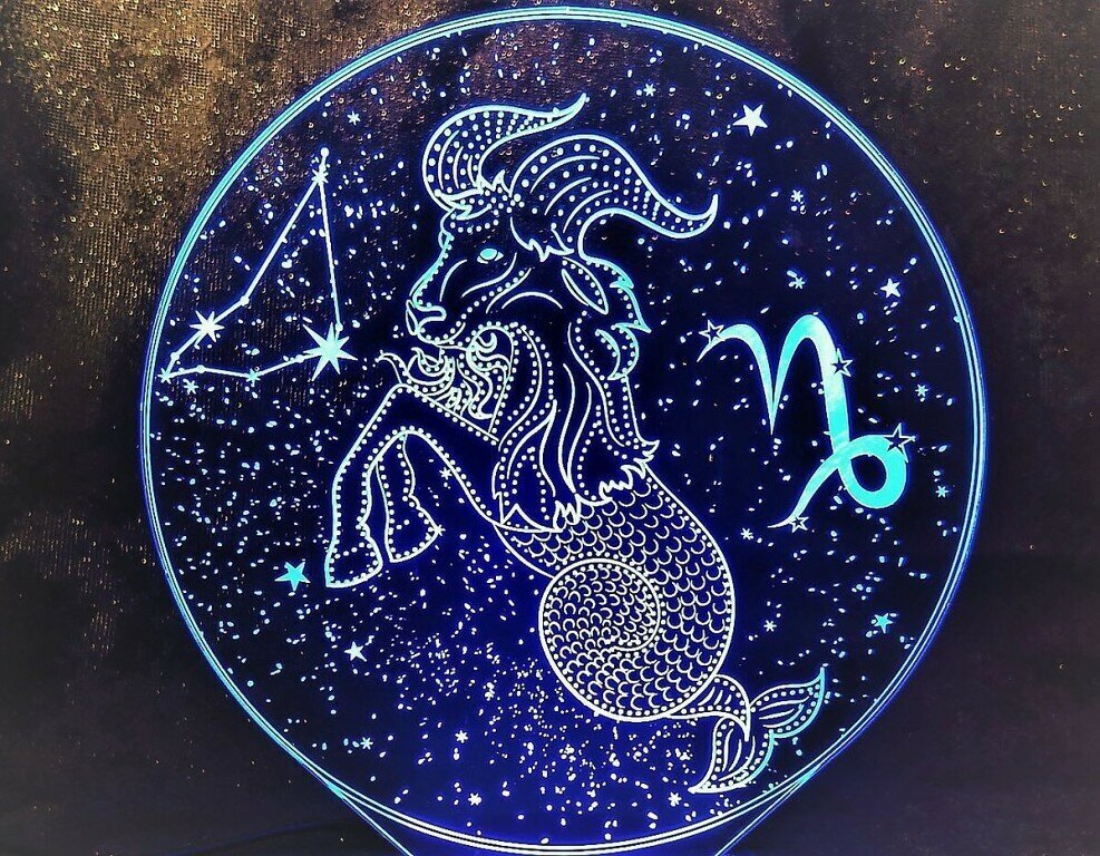 Астрологический прогноз и таро расклад для Козерогов на июнь. Какие события ждут Козерогов и почему нужно поберечь сердце. Изменения принесет Плутон