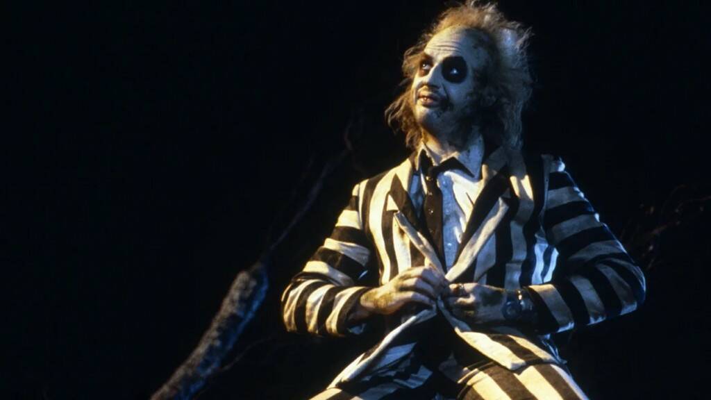 Майкл Китон говорит, что он и режиссер Тим Бертон снимают ‘Beetlejuice 2’ ‘точно так же, как мы снимали первый фильм’