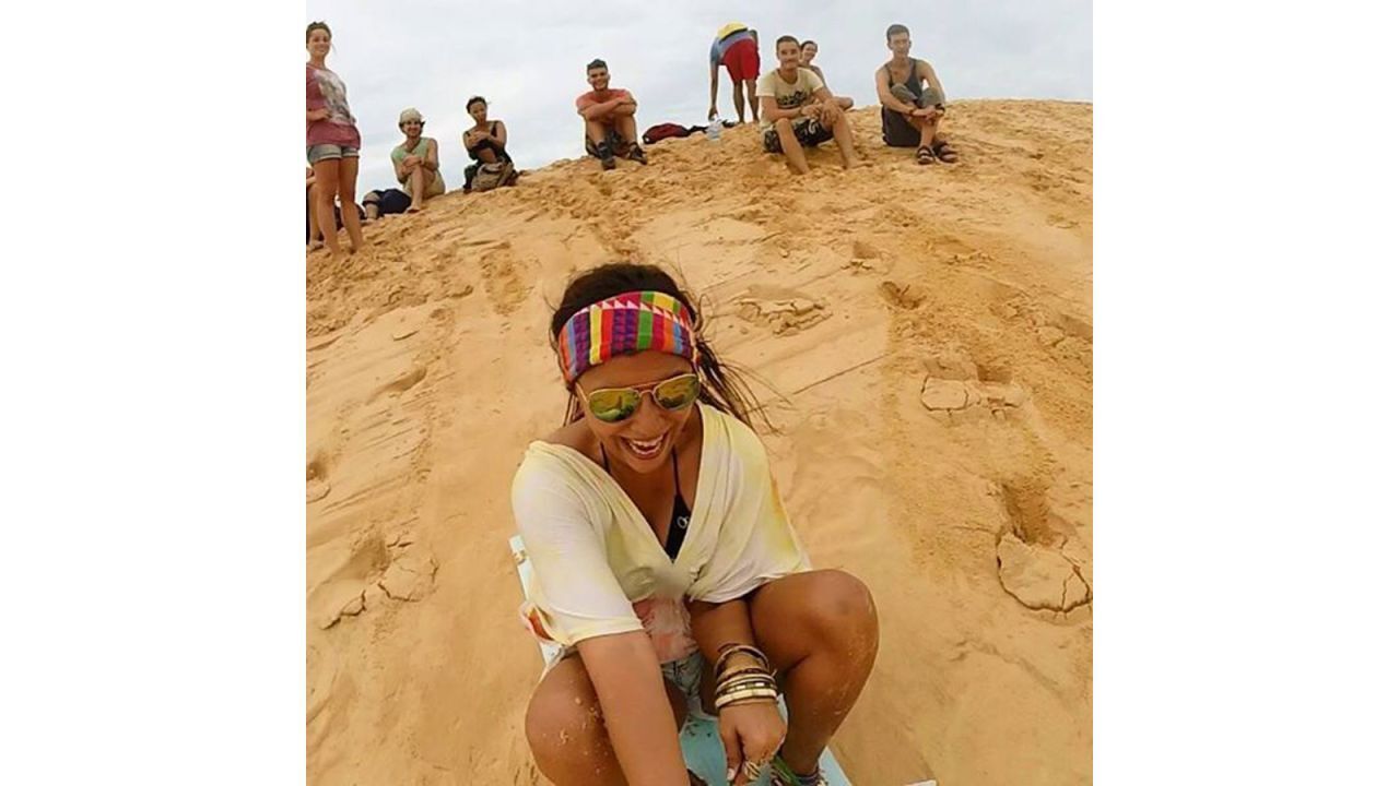 Незнакомец сфотографировал ее отпускное видео. Они вместе уже почти десять лет