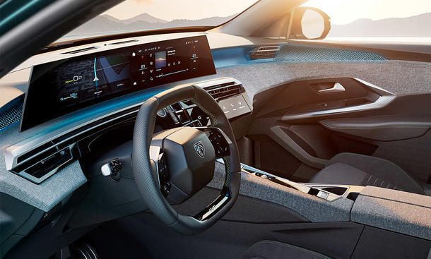 Огромный экран PEUGEOT в стиле BMW