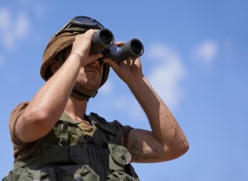 Рассекретила врага в бинокль: жительница Севастополя вышла на координатора дронов по ЧФ РФ?