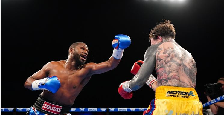 БОКС: генеральная драка ВО время БОЯ между флойдом мейвезером И внуком известного гангстера (видео)