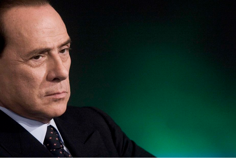 Сильвио Берлускони, бывший лидер шоуменов Италии, десятилетиями боролся с чередой скандалов, чтобы доминировать в политике