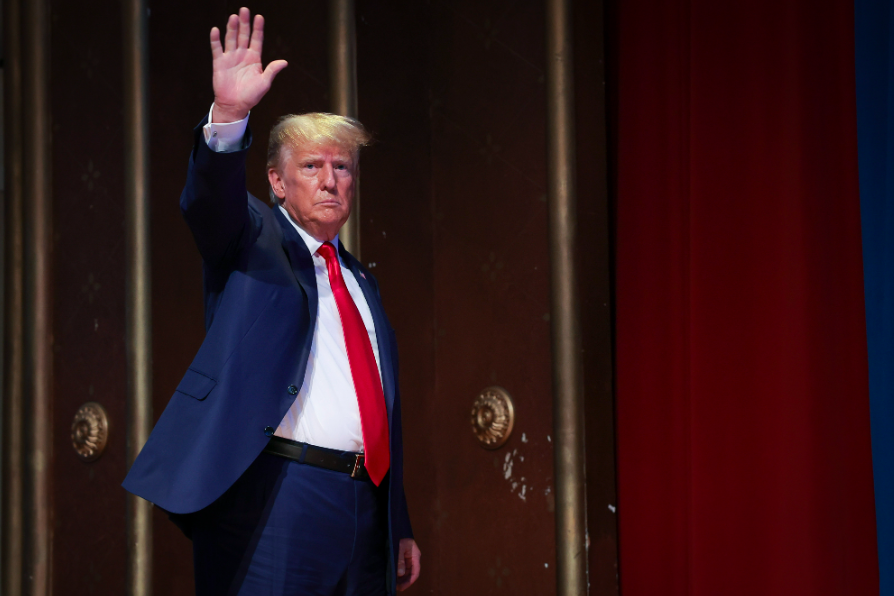 Возьмет ли Дональд Трамп сделку о признании вины после предъявления ему обвинения в секретных документах? Что нужно знать.