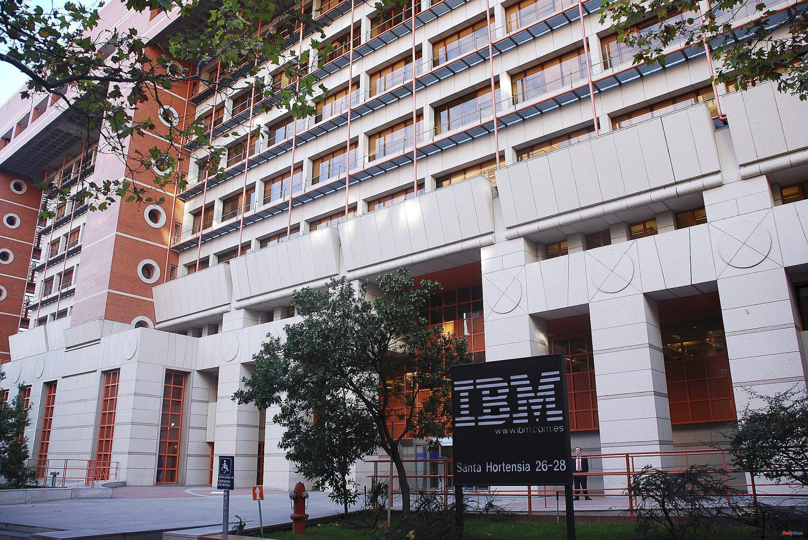 Технология IBM рассматривает возможность замены 30% работников искусственным интеллектом