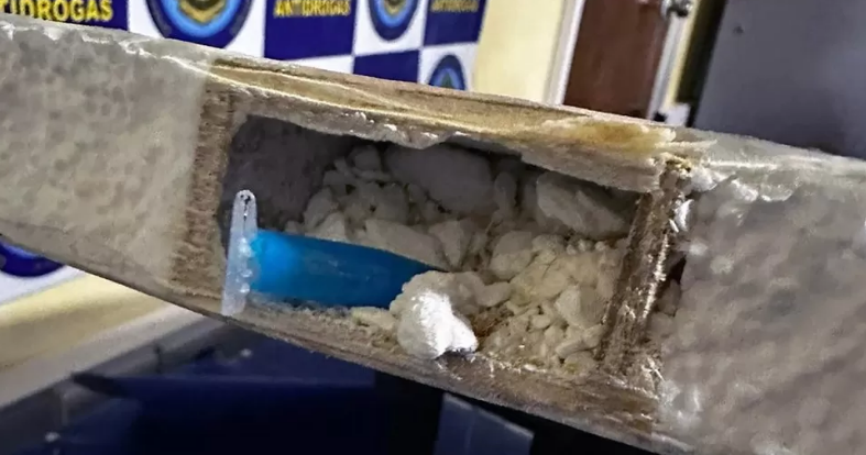 Международные наркоторговцы провозят контрабандный кокаин в досках для серфинга