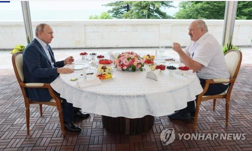 Началась передача российского ядерного оружия в Беларусь...«Достаточно одного звонка от Путина» (комплексно)