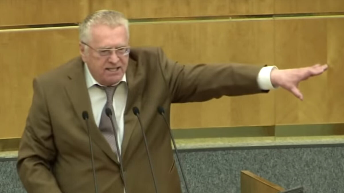 Жириновский разносит Чубайса и российский флаг в пух и прах.Как это было,видео.Реакция Путина ...