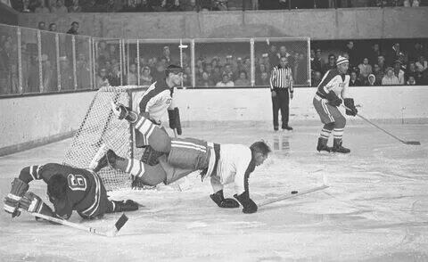 Клич болельщиков «Шайбу! Шайбу!»