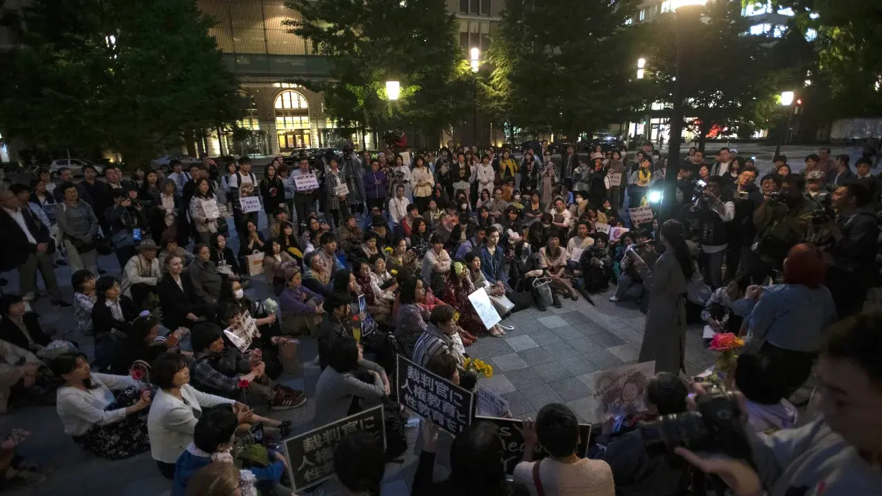 Почему Япония пересматривает свои законы об изнасиловании и повышает возраст согласия с 13 лет