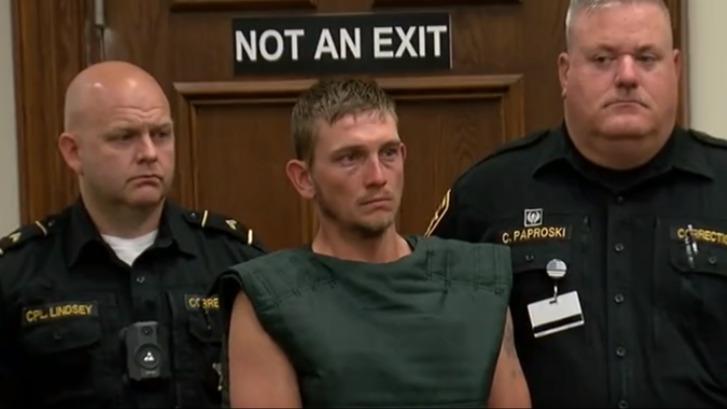 Американец, который выстроил своих трех маленьких детей и застрелил их, при аресте заявил, что "никому не причинил бы вреда"