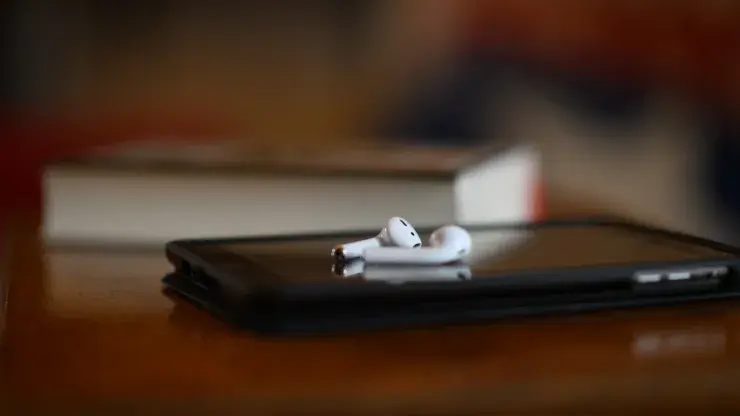 Искусственный интеллект, клоны с человеческим голосом появятся в аудиокнигах Amazon, Apple и Google