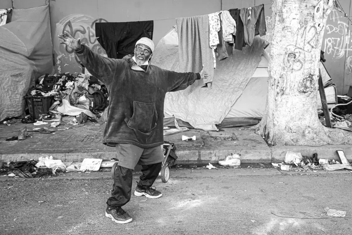 Фотограф показывает сырую, непоколебимую реальность жизни на Скид-Роу [Интервью]