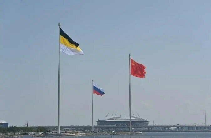 Путин - мастер "политики жеста" и идея "Вся наша история - наша история"