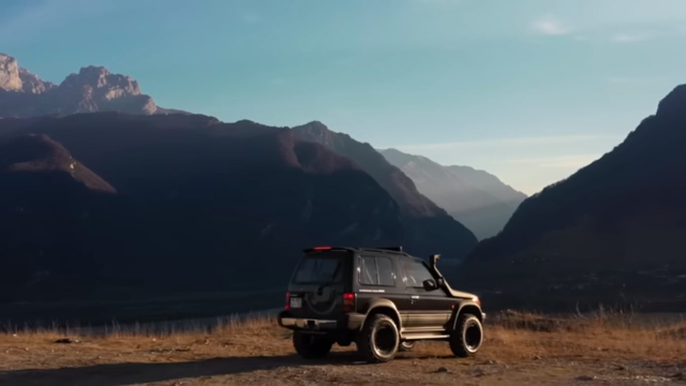 "Топ-8 лучших внедорожников: выбор настоящего путешественника."