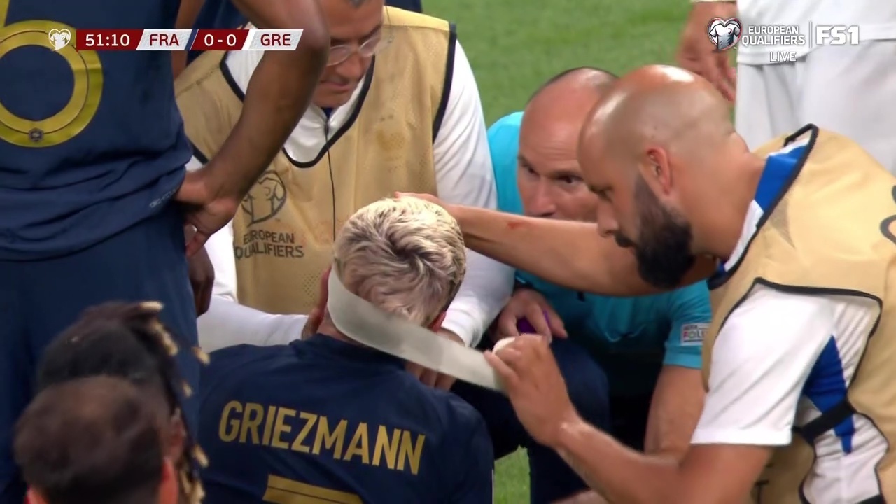 Гений с двумя причёсками за игру