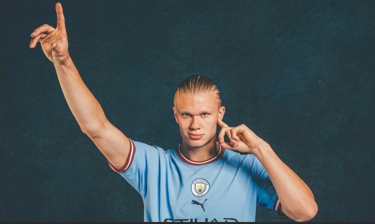 Холанд - лучший нападающий этого сезона