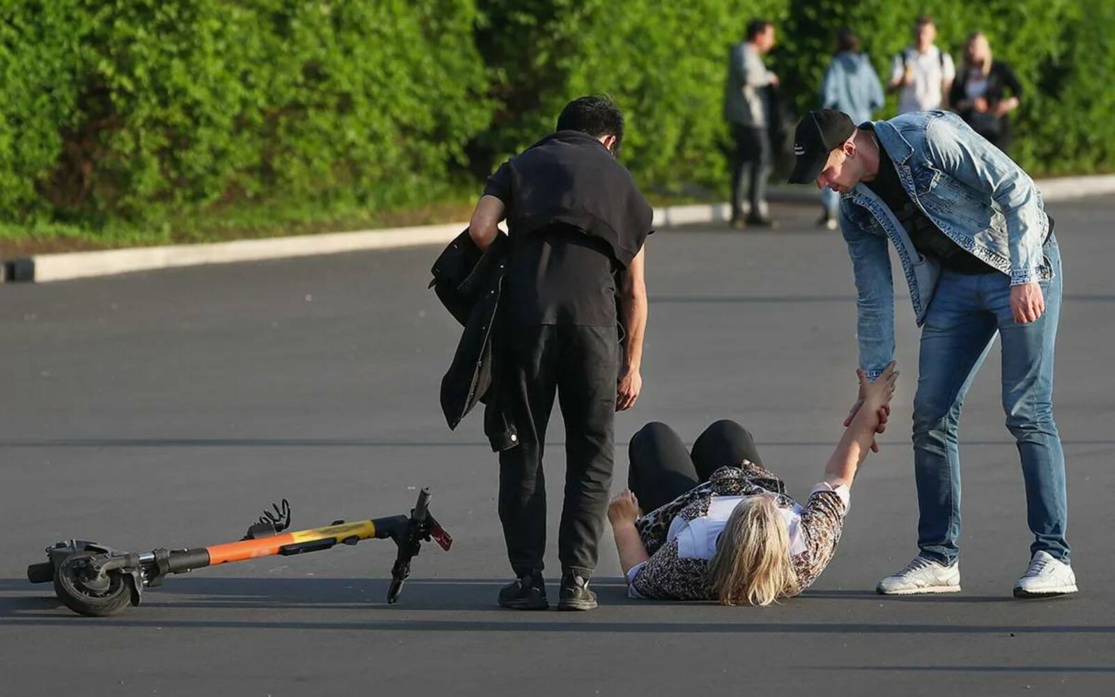 Про электросамокатчиков и велосипедистов, которые нарушают ПДД. Накипело!