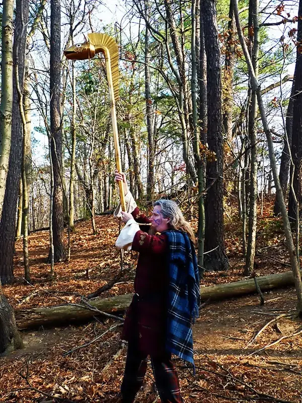 Звуки многовекового кельтского карникса возвращают к жизни