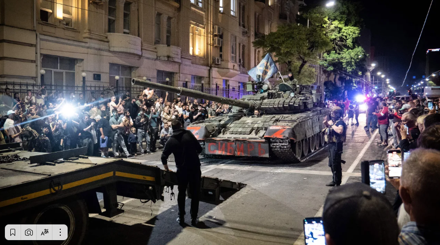 Москва отступила от гражданской войны с Вагнером. Но опасность не миновала, предупреждают эксперты