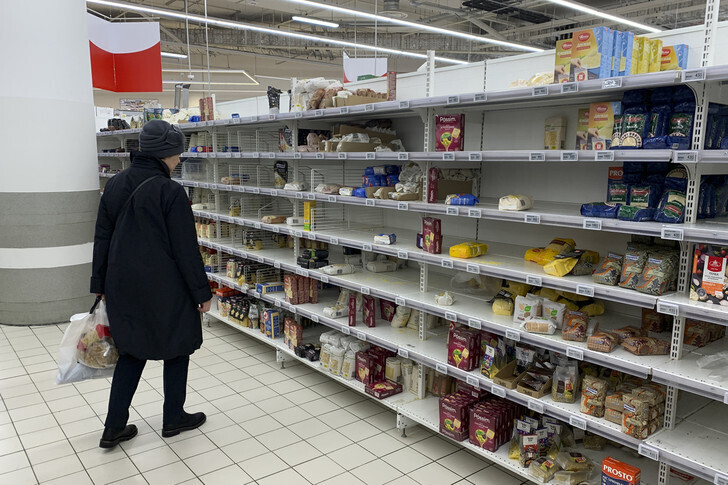 Почему нельзя скупать гречку, сахар, туалетную бумагу и т.п.