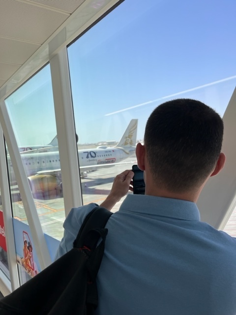 Может ли авиакомпания при задержке рейса предоставить приятные бонусы пассажиру? Личный опыт