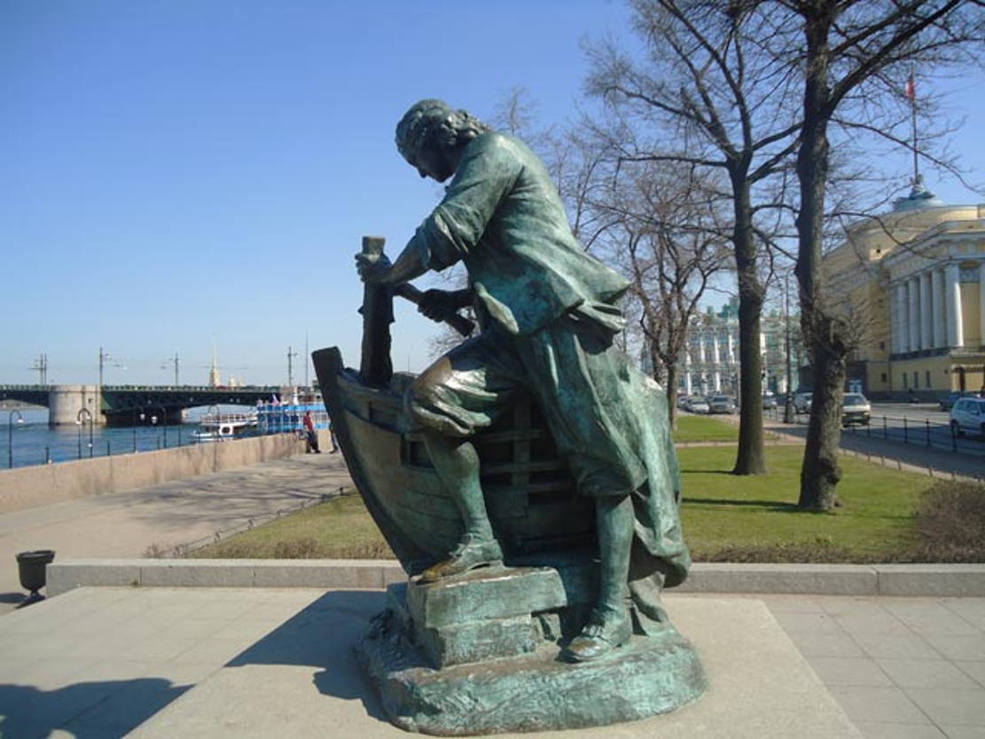 113 лет назад 27 июня в Петербурге появился памятник Петру I – «Царь-плотник»