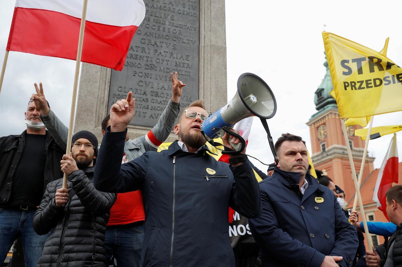 протесты в польше