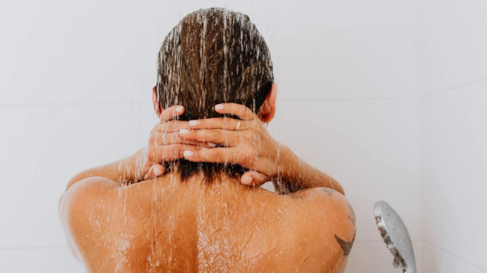 Вот несколько способов сохранить тело и дом прохладными без кондиционера