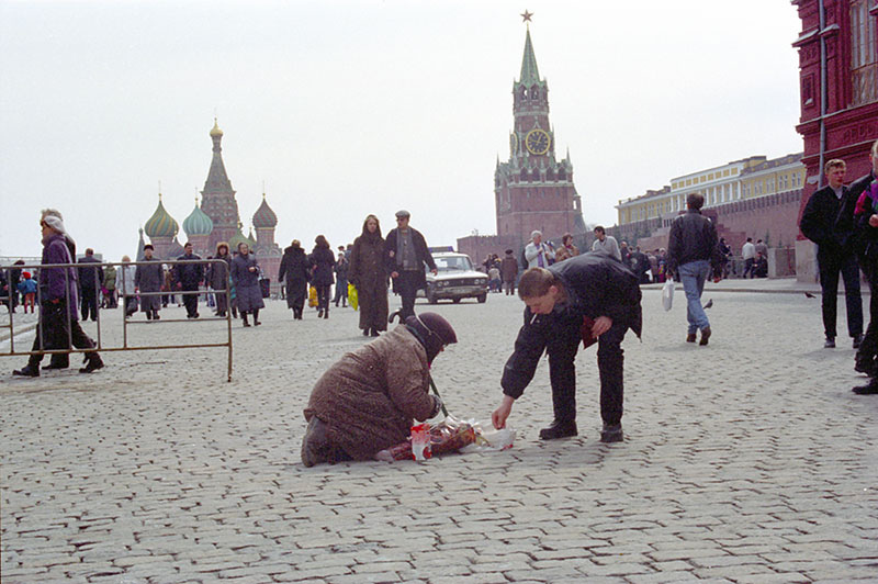 Живём в нищете в самой богатой стране мира. Кто виноват в сложившейся обстановке?