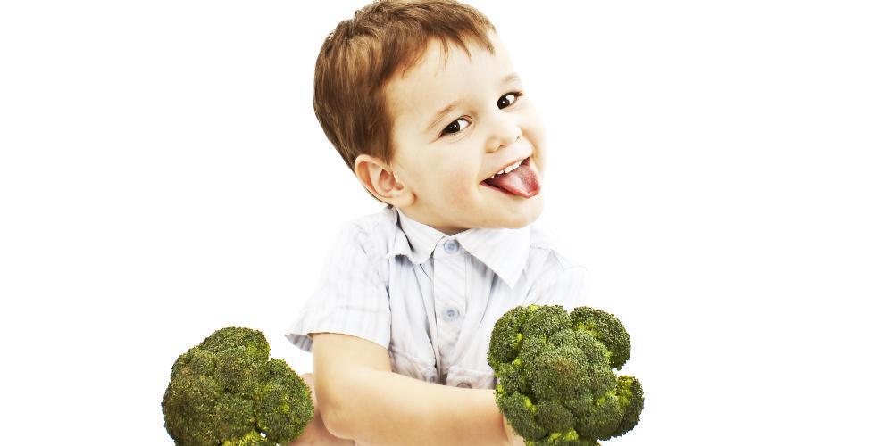 Как научить ребёнка любить есть овощи