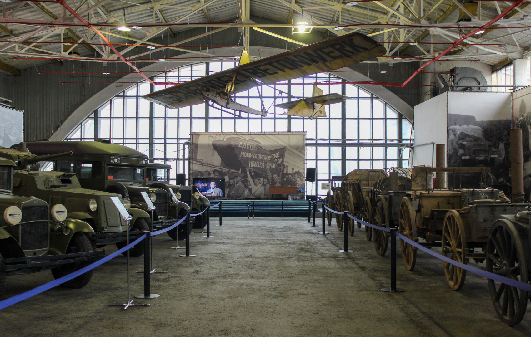 Они пережили войну. Интересная выставка машин 30-х и 40-х в Москве