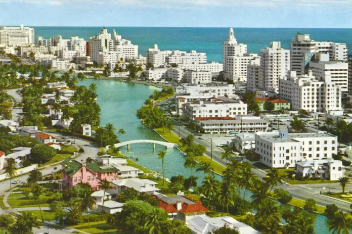 Таинственное исчезновение Чарльза и Кэтрин Ромер.