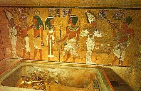 Открытие древнеегипетской гробницы.