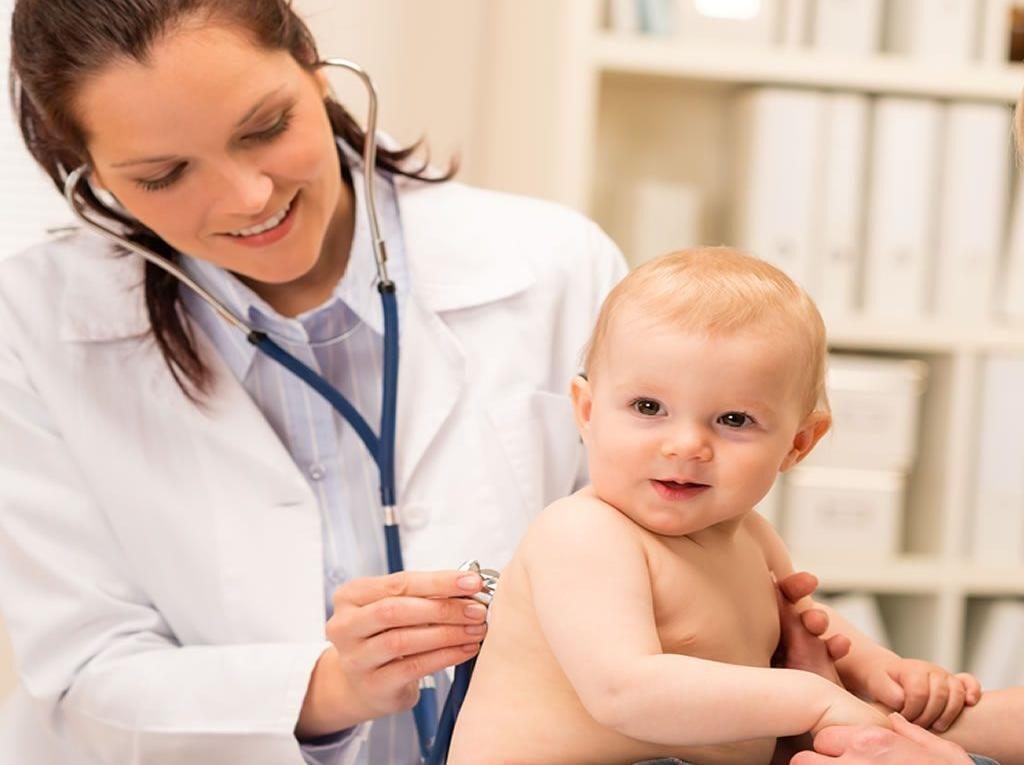 Как лечили в детских поликлиниках во времена СССР и сейчас: сравнение качества приема и лечения ребенка. А все же когда подход к лечению был лучше?