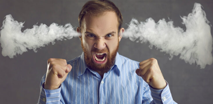 Люди, склонные к гневу, чаще верят в теории заговора, показало исследование