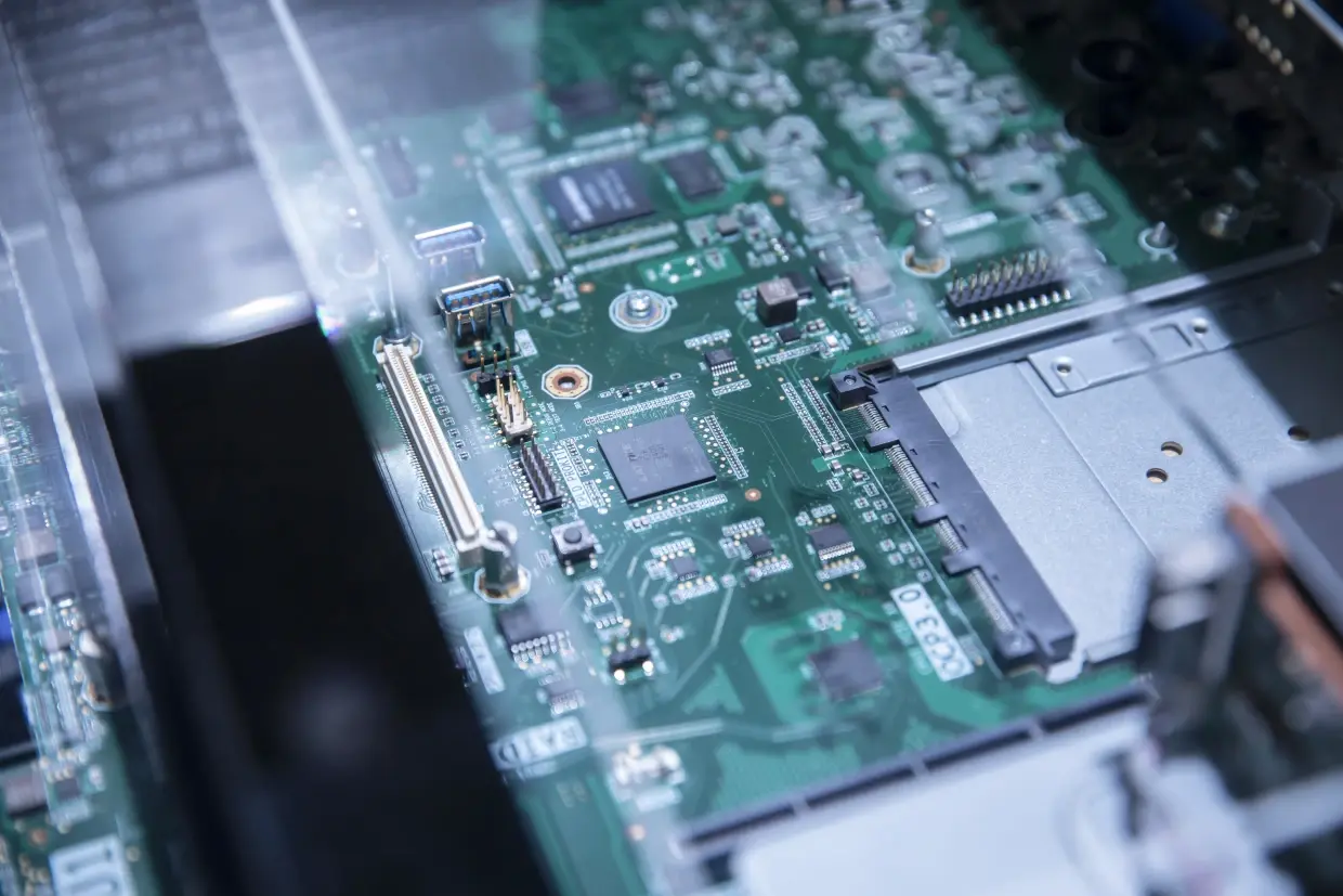 Китай заявляет, что заранее проинформировал США и Европу об экспортном контроле