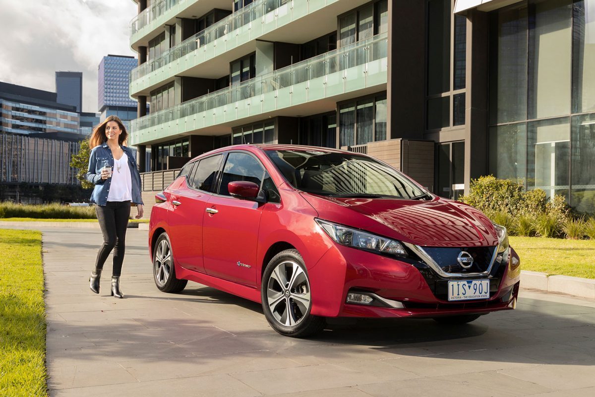 Манера Электромобилей Nissan Leaf.