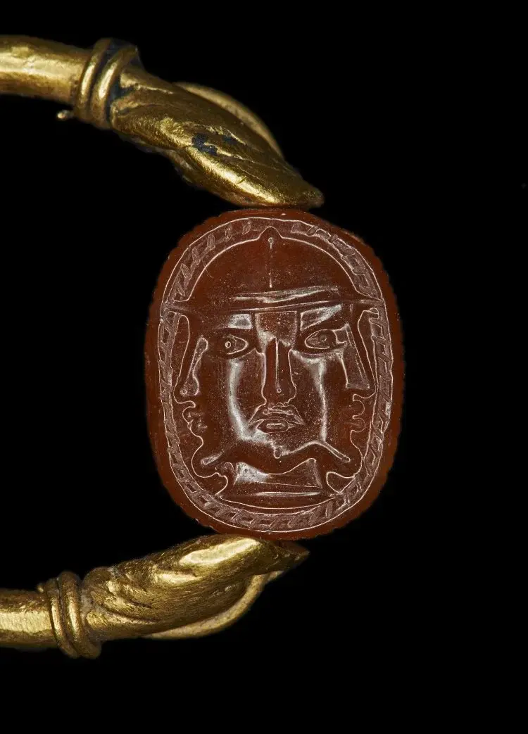 Загадка кольца Рамзеса...