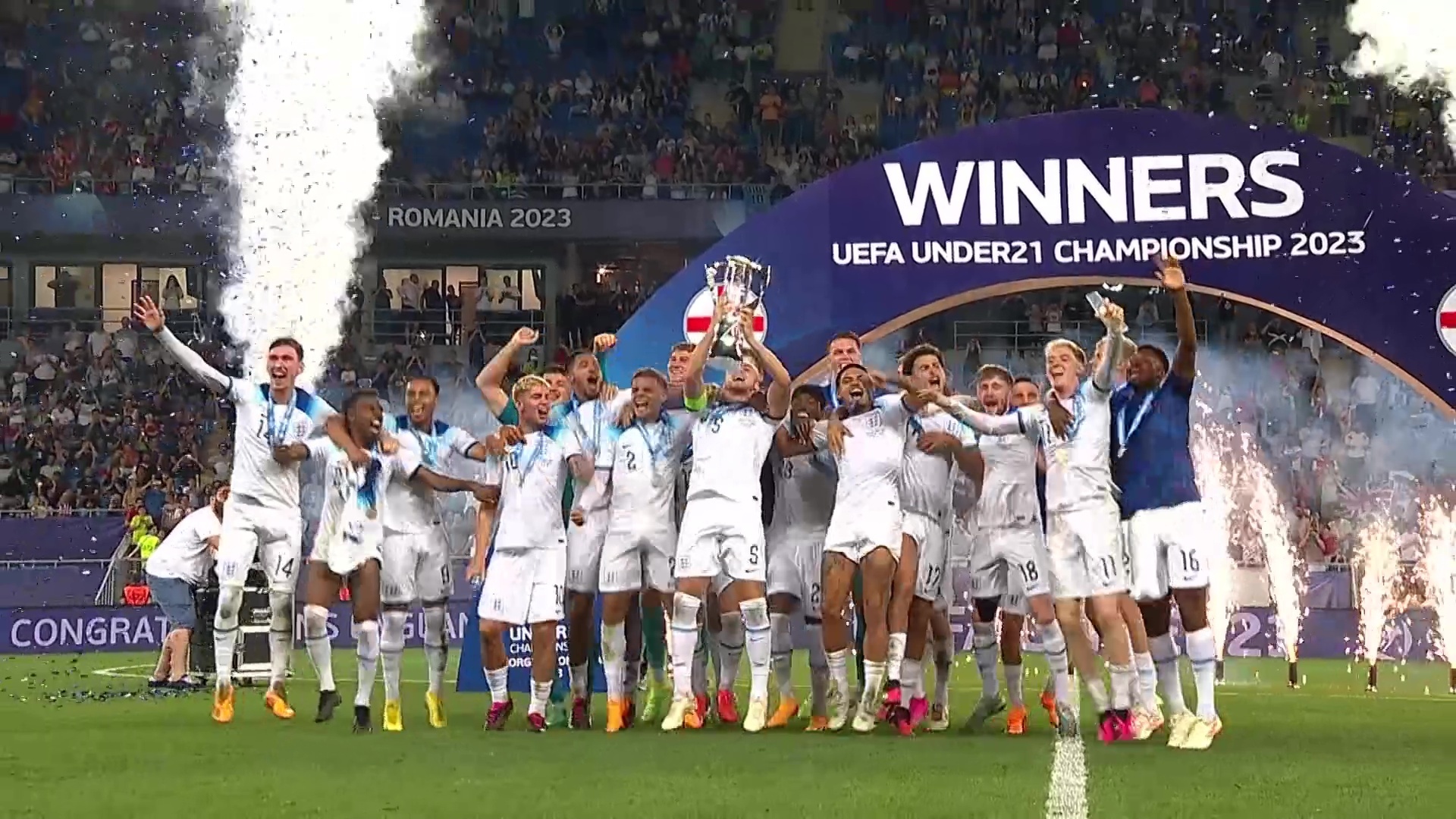 Английская молодёжь - лучшая в Европе!