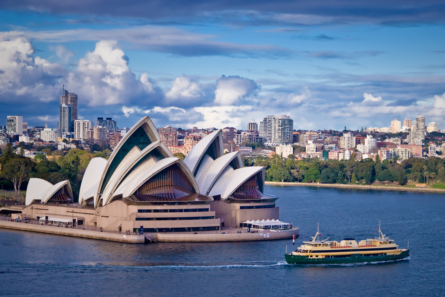 Разрешенный возраст употребления алкоголя в 21 популярных страннах