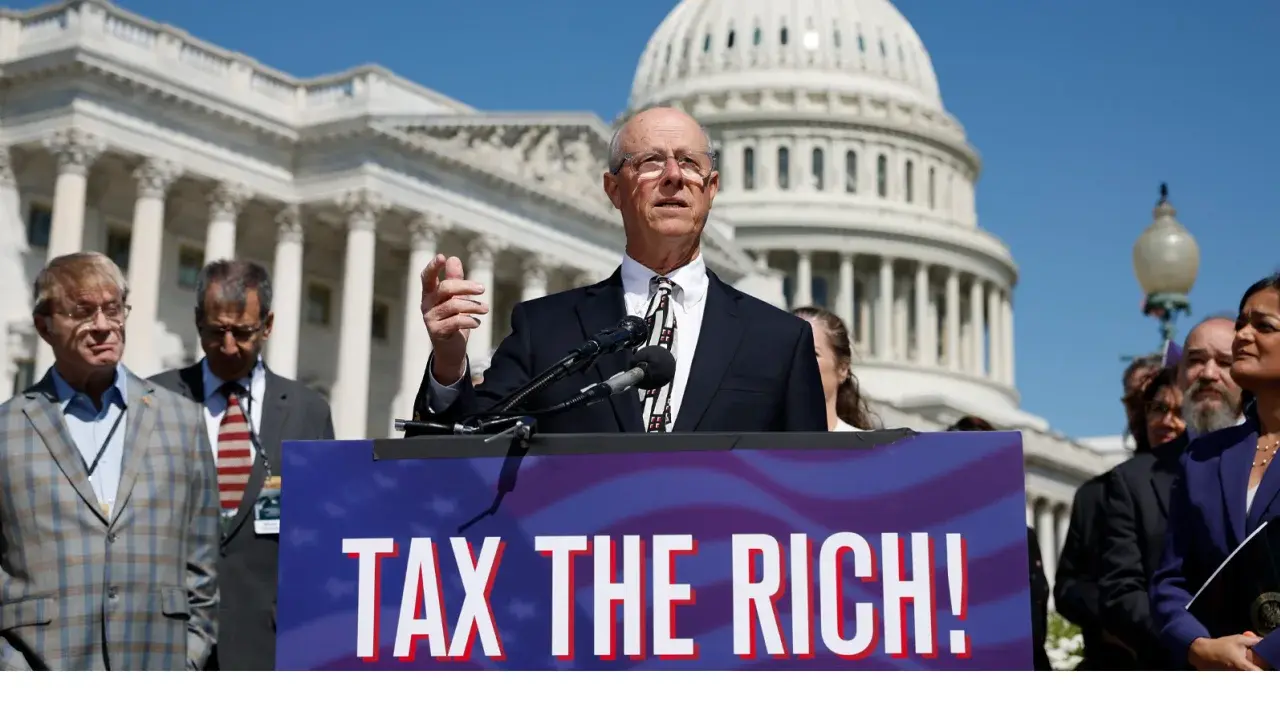 Он миллионер с частным самолетом. Но теперь он продает его ради защиты окружающей среды