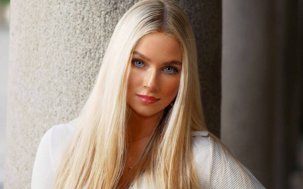 Блондинка VS брюнетка