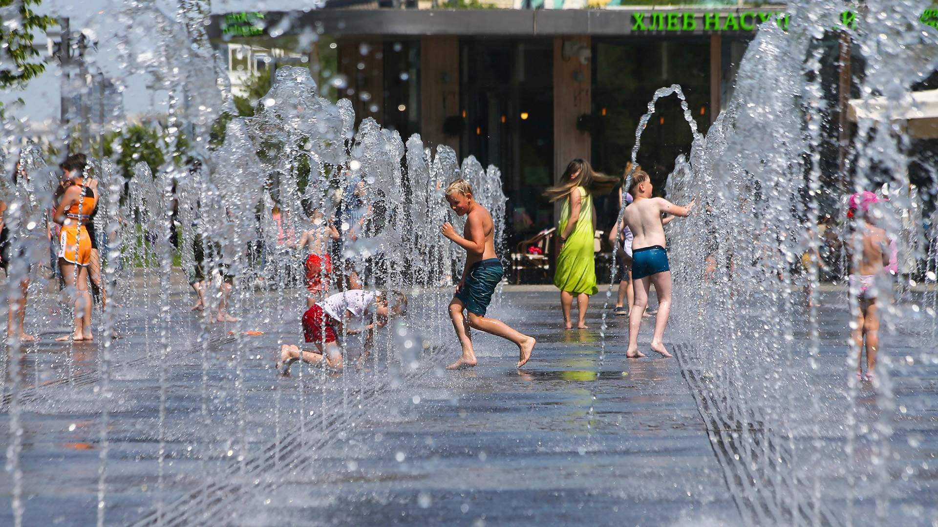Ожидание "самых жарких дней в году"
