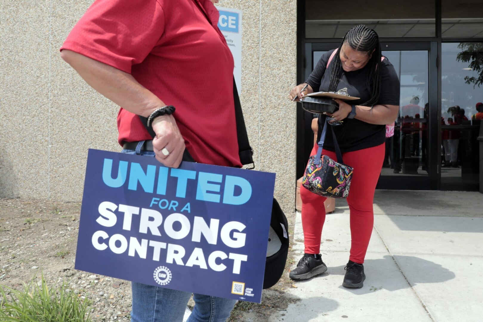 Ford сталкивается с огромными затратами на рабочую силу в размере 1 миллиарда долларов