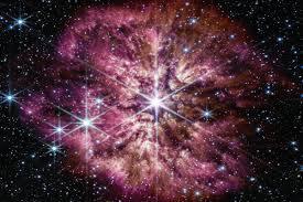 Телескоп Уэбба поделился потрясающим новым изображением рождения звезды в честь своей первой годовщины