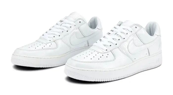 Хироши Фудзивара выставил на аукцион редкие кроссовки из личной коллекции👟